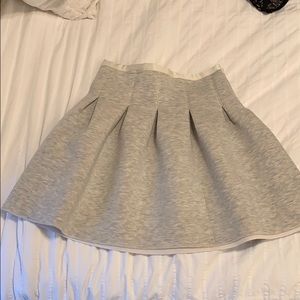 Gap Gray pleated skirt